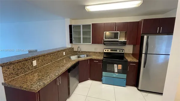$2,400 | 840 Pine Drive, Unit 104, Pompano Beach, FL 33060