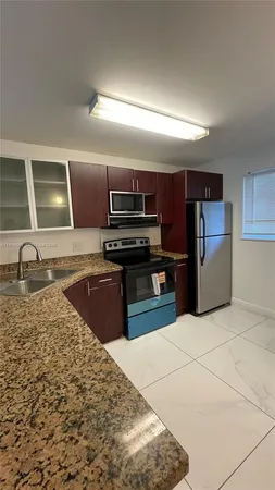 $2,400 | 840 Pine Drive, Unit 104, Pompano Beach, FL 33060