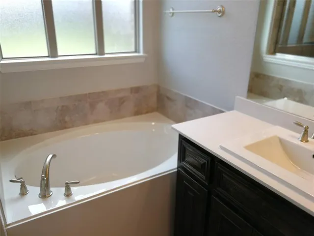 $2,695 | 811 Knox Drive, Rockwall, TX 75087