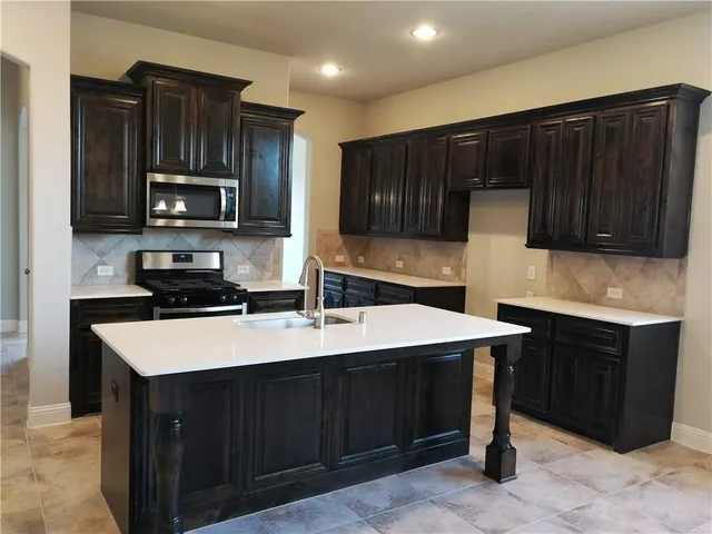 $2,695 | 811 Knox Drive, Rockwall, TX 75087