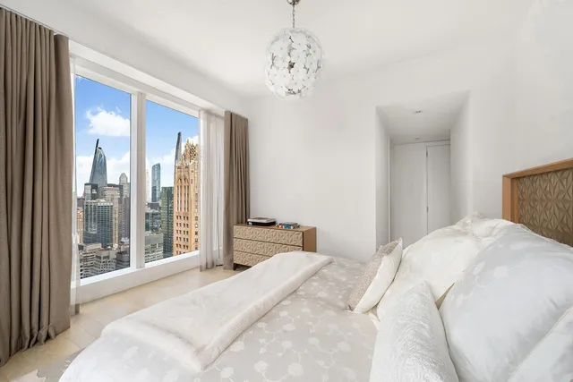 $3,395,000 | 138 East 50th Street, Unit 53A | Midtown East