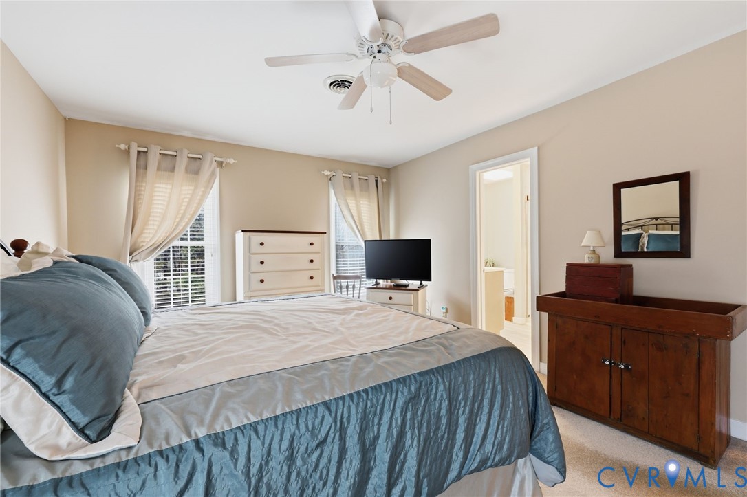 5601 Sandstone Ridge Road Midlothian, VA 23112 - Photo 20 of 43 a bedroom with a bed and a desk