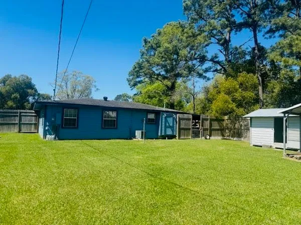 a house view with a outdoor space