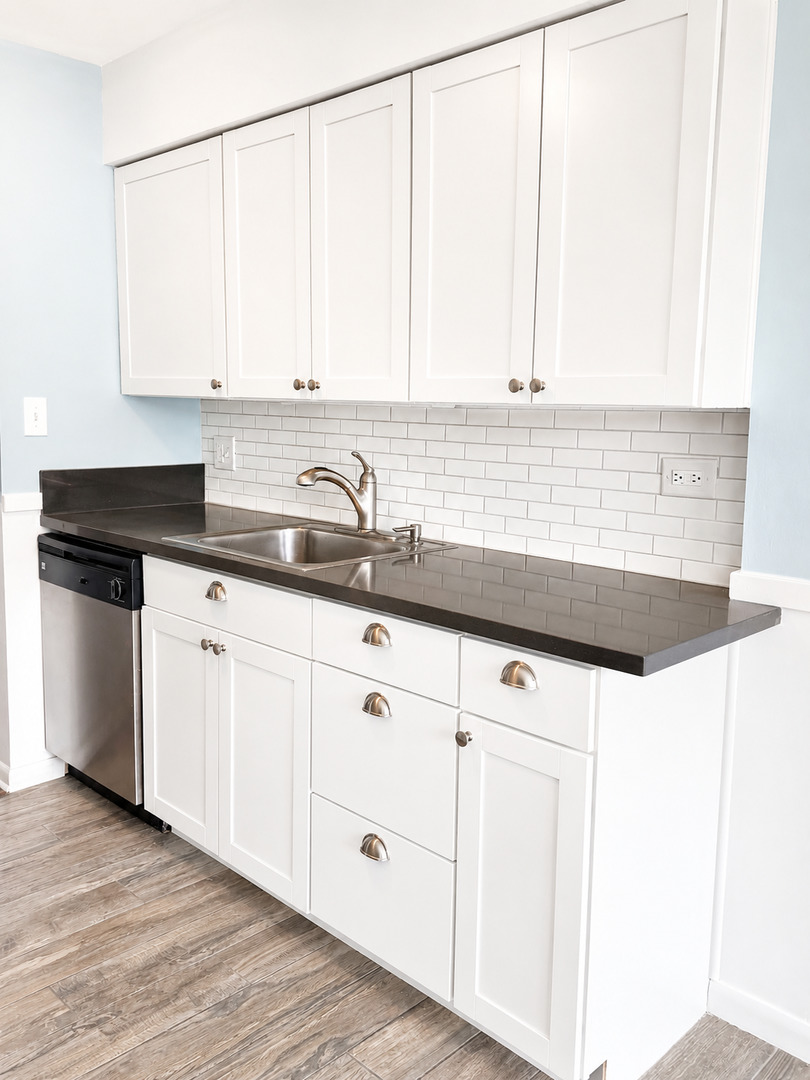 813 Valley Stream Drive, Unit D Wheeling, IL 60090 - Photo 7 of 10