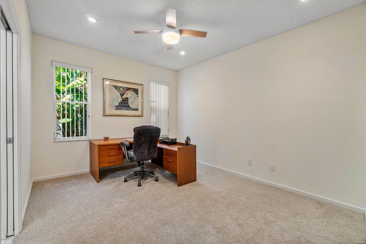 929 Parkside Circle North Boca Raton, FL 33486 - Photo 14 of 32 035-929ParksideCircleNorth-BocaRaton-FL-