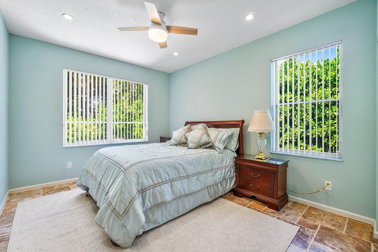 929 Parkside Circle North Boca Raton, FL 33486 - Photo 17 of 32 042-929ParksideCircleNorth-BocaRaton-FL-
