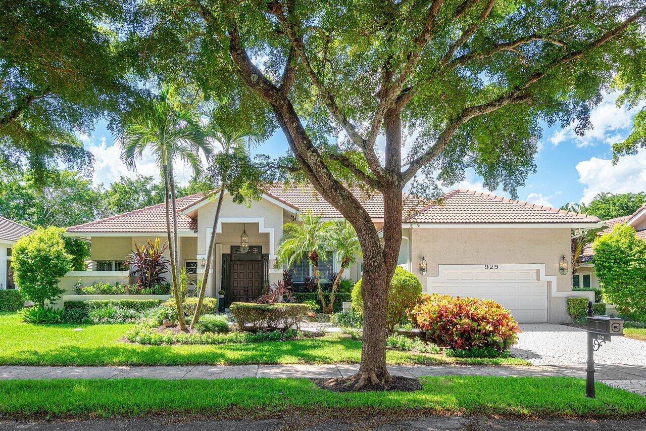 929 Parkside Circle North Boca Raton, FL 33486 - Photo 2 of 32 001-929ParksideCircleNorth-BocaRaton-FL-