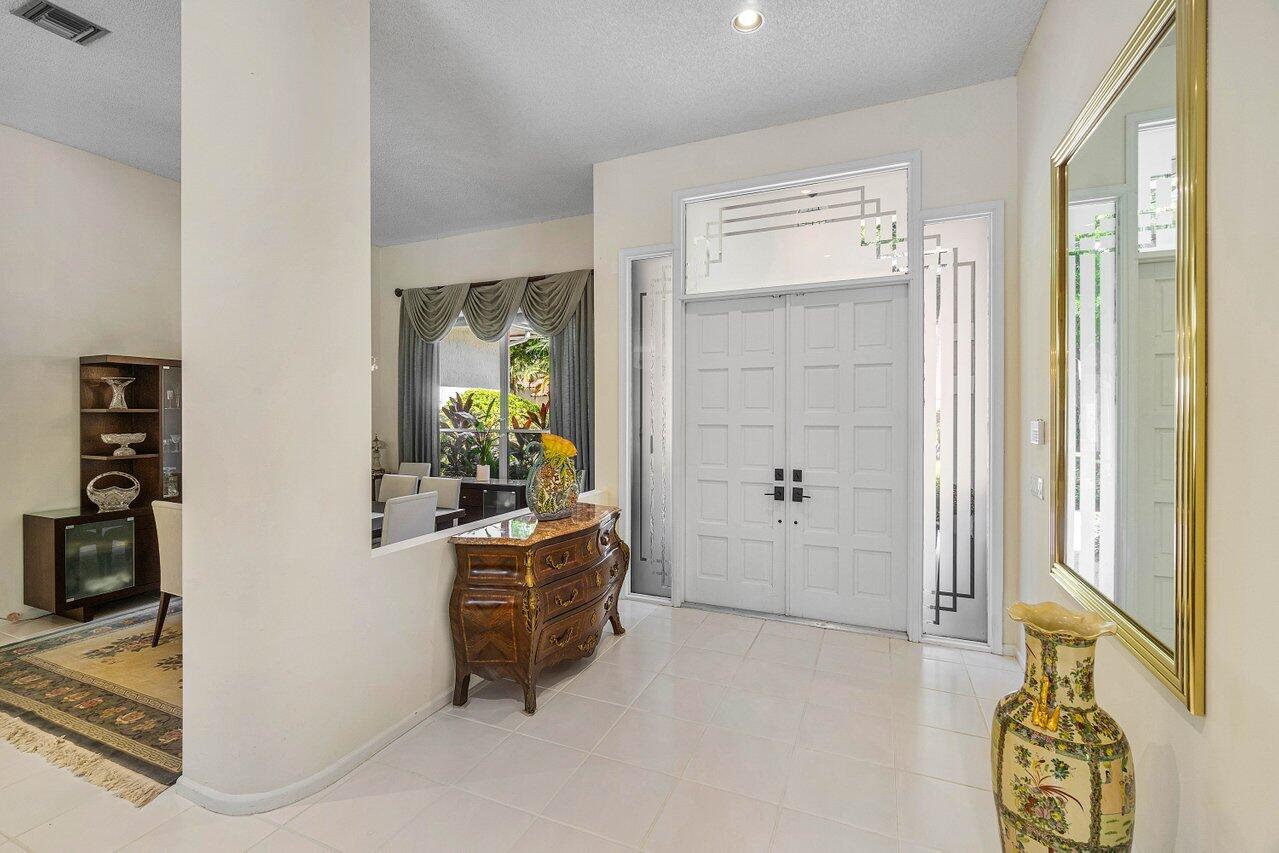 929 Parkside Circle North Boca Raton, FL 33486 - Photo 5 of 32 005-929ParksideCircleNorth-BocaRaton-FL-