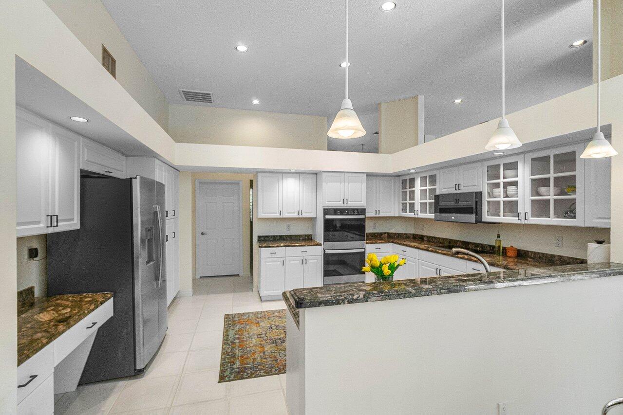 929 Parkside Circle North Boca Raton, FL 33486 - Photo 9 of 32 018-929ParksideCircleNorth-BocaRaton-FL-