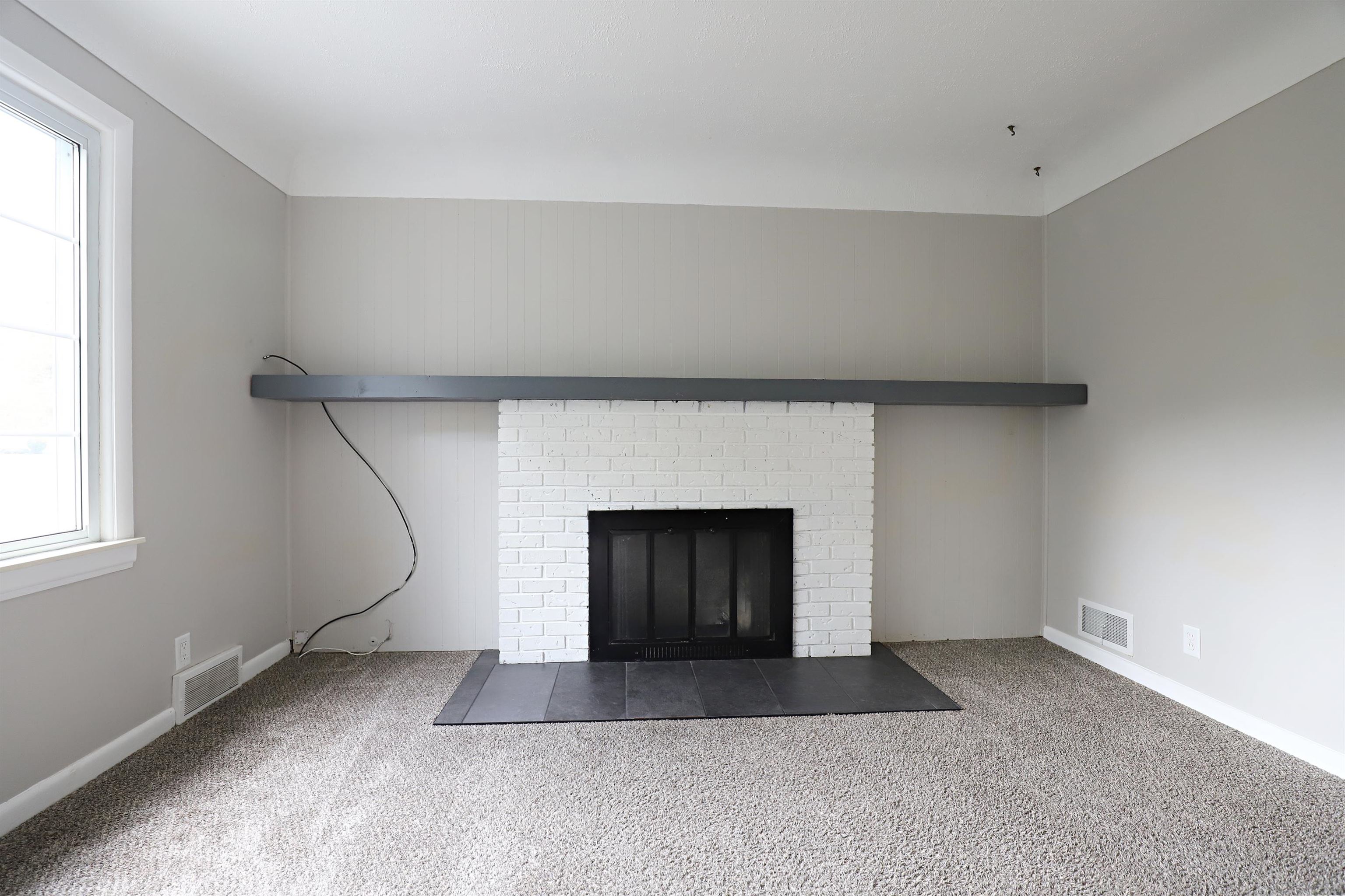 10008 Coldwater Road Flushing, MI 48433 - Photo 4 of 32