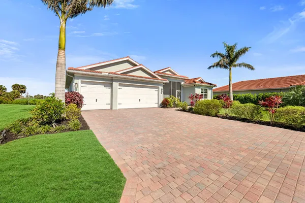 $869,000 | 18763 Lake Hammock Drive, Naples, FL 34114