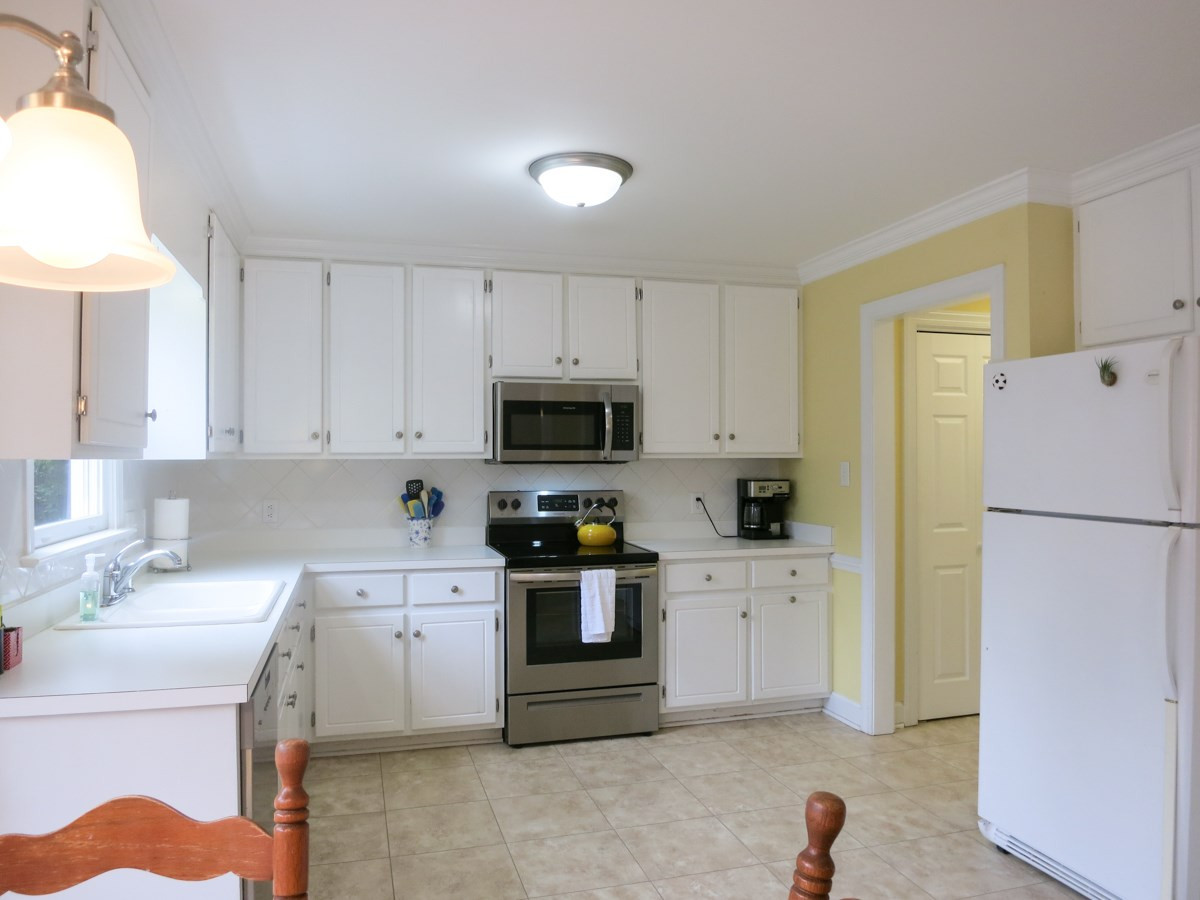 9305 Dawnshire Road Raleigh, NC 27615 - Photo 11 of 25 Kitchen