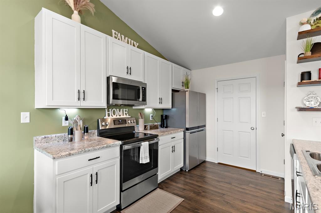 2084 Windswept Farms Drive Eureka, MO 63025 - Photo 11 of 31