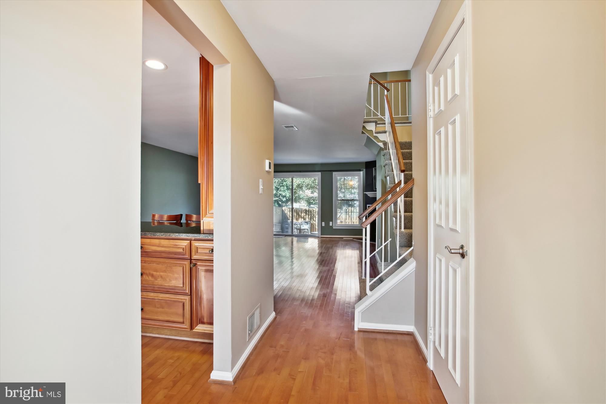 7992 Northumberland Road Springfield, VA 22153 - Photo 4 of 37 Foyer