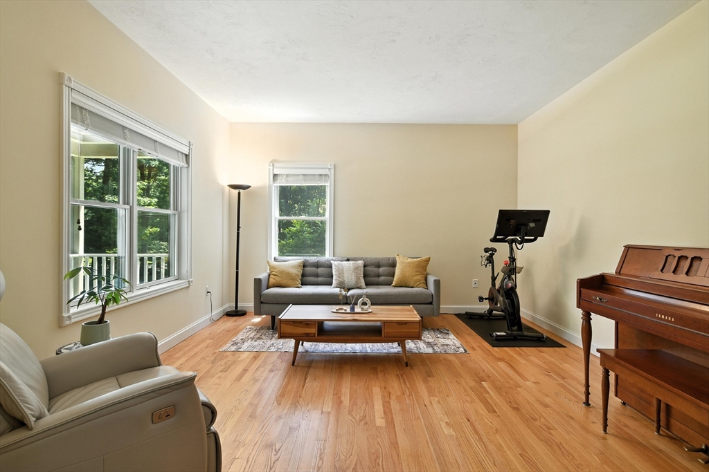 19 Hawthorn Road Amherst, MA 01002 - Photo 16 of 42