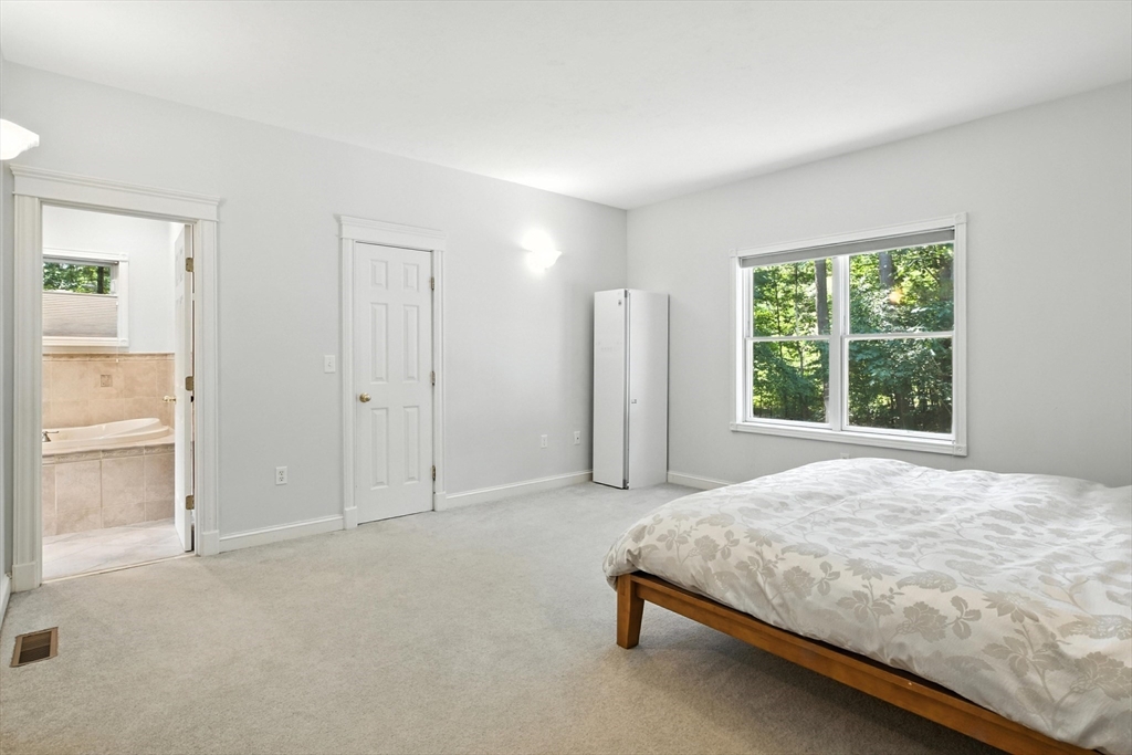 19 Hawthorn Road Amherst, MA 01002 - Photo 21 of 42
