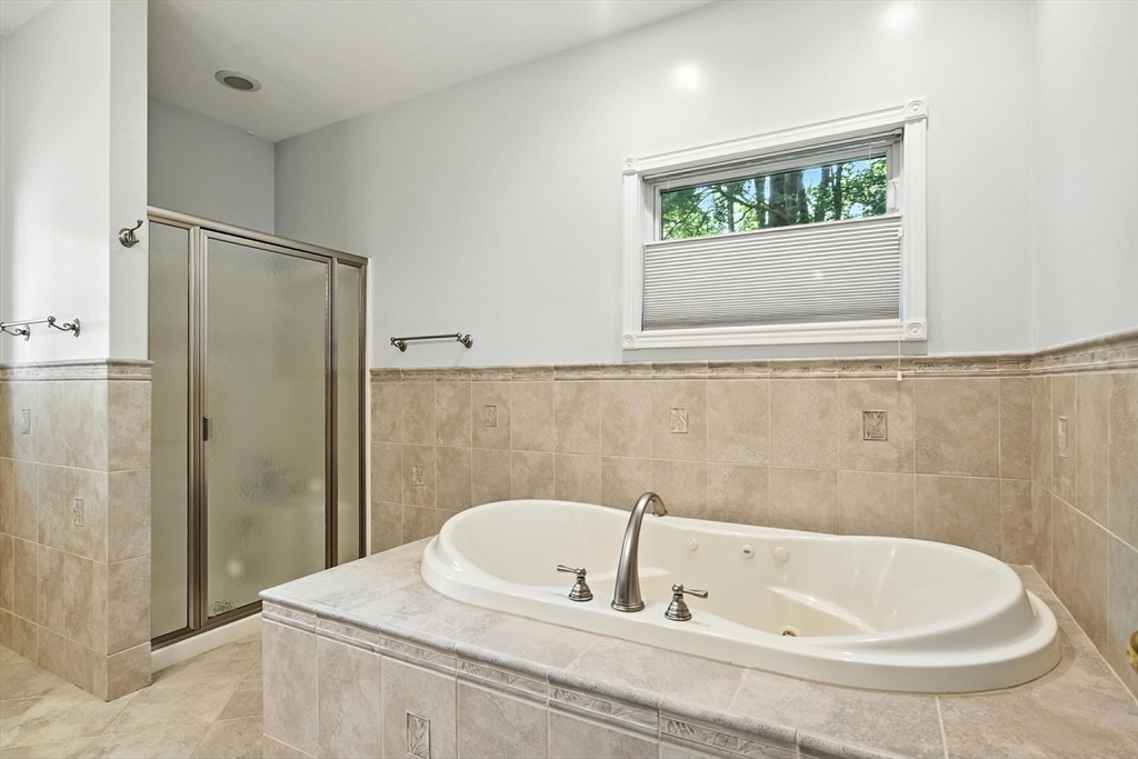 19 Hawthorn Road Amherst, MA 01002 - Photo 23 of 42
