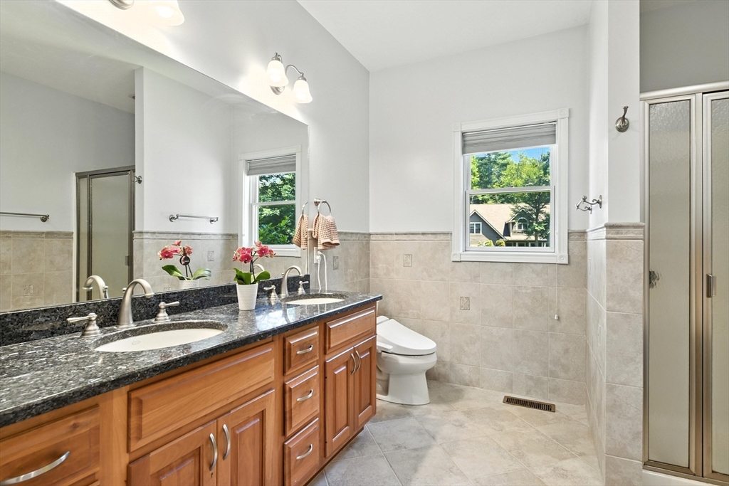 19 Hawthorn Road Amherst, MA 01002 - Photo 24 of 42