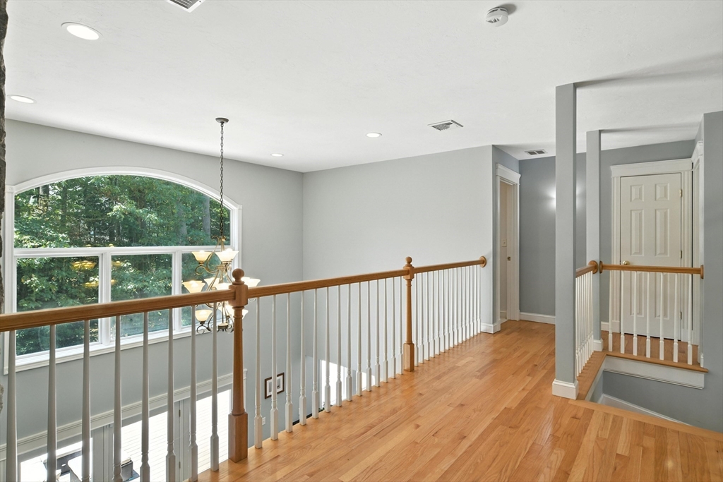 19 Hawthorn Road Amherst, MA 01002 - Photo 25 of 42