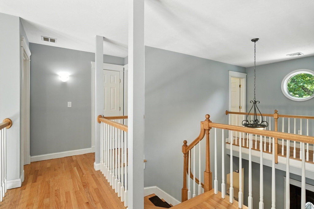 19 Hawthorn Road Amherst, MA 01002 - Photo 26 of 42