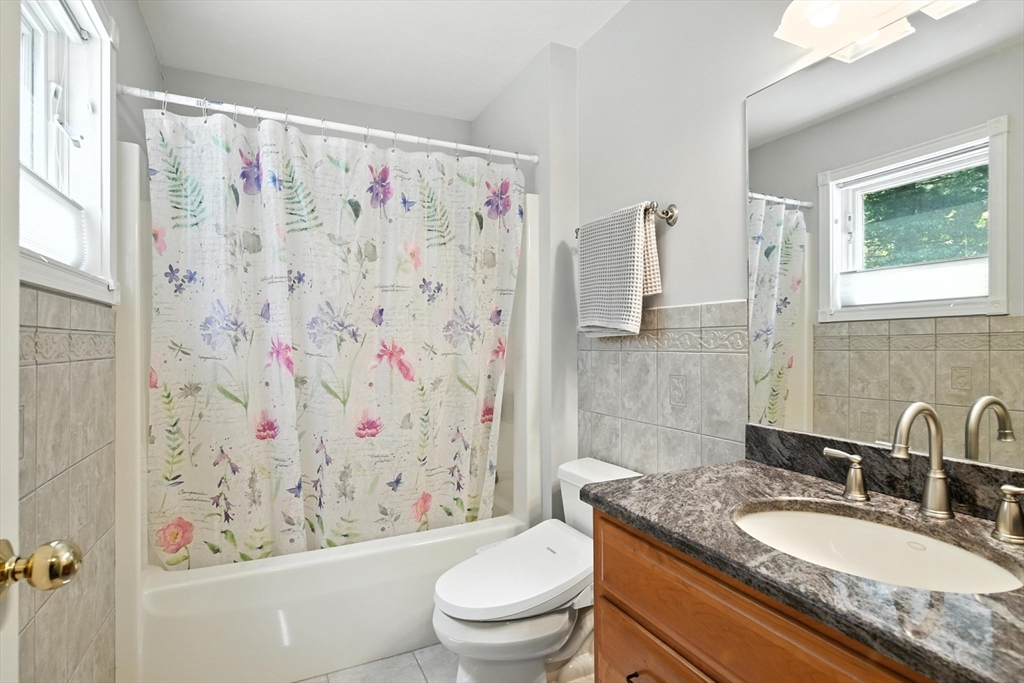 19 Hawthorn Road Amherst, MA 01002 - Photo 28 of 42