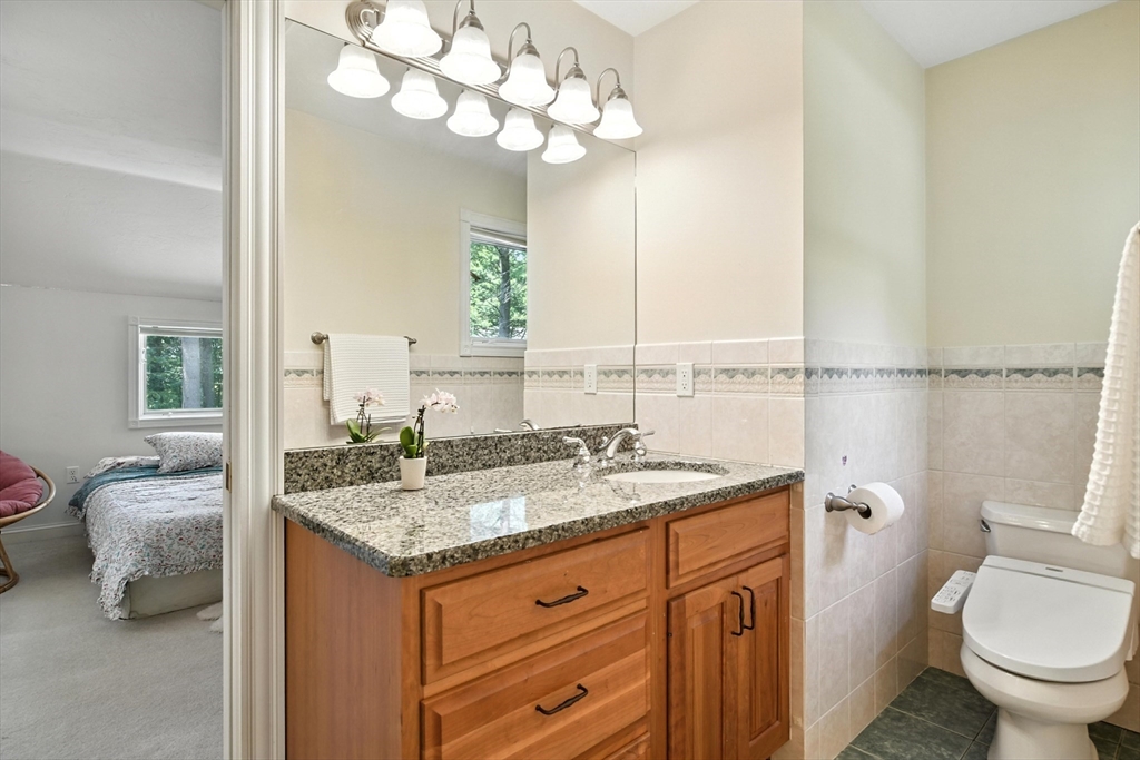19 Hawthorn Road Amherst, MA 01002 - Photo 31 of 42