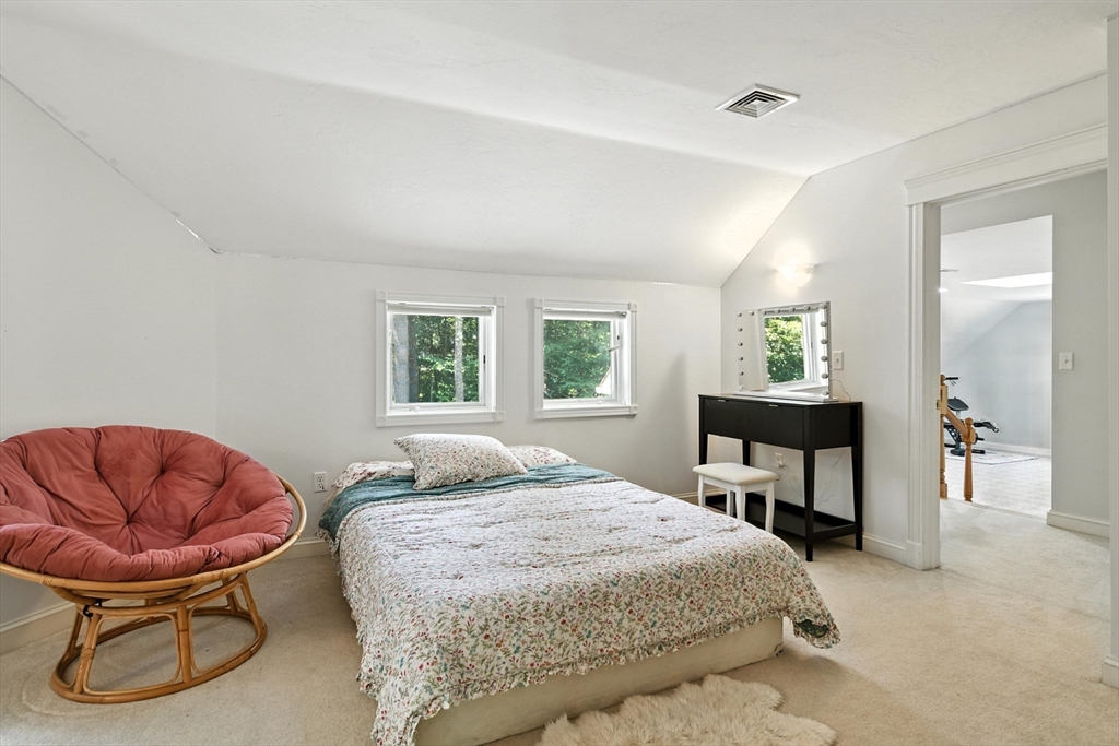 19 Hawthorn Road Amherst, MA 01002 - Photo 35 of 42