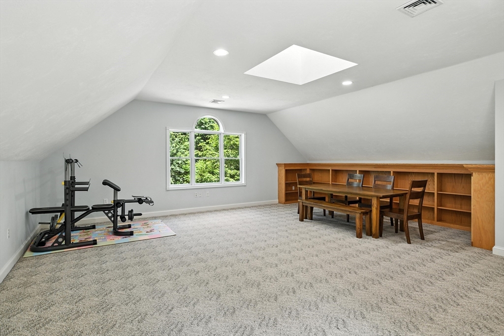 19 Hawthorn Road Amherst, MA 01002 - Photo 37 of 42