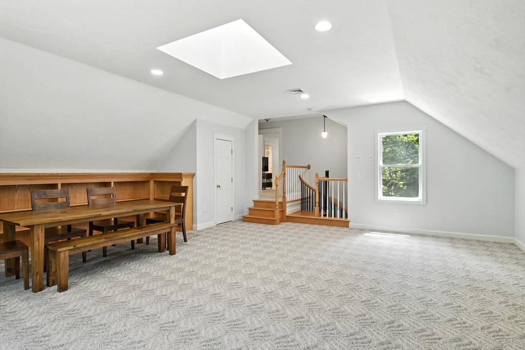 19 Hawthorn Road Amherst, MA 01002 - Photo 38 of 42
