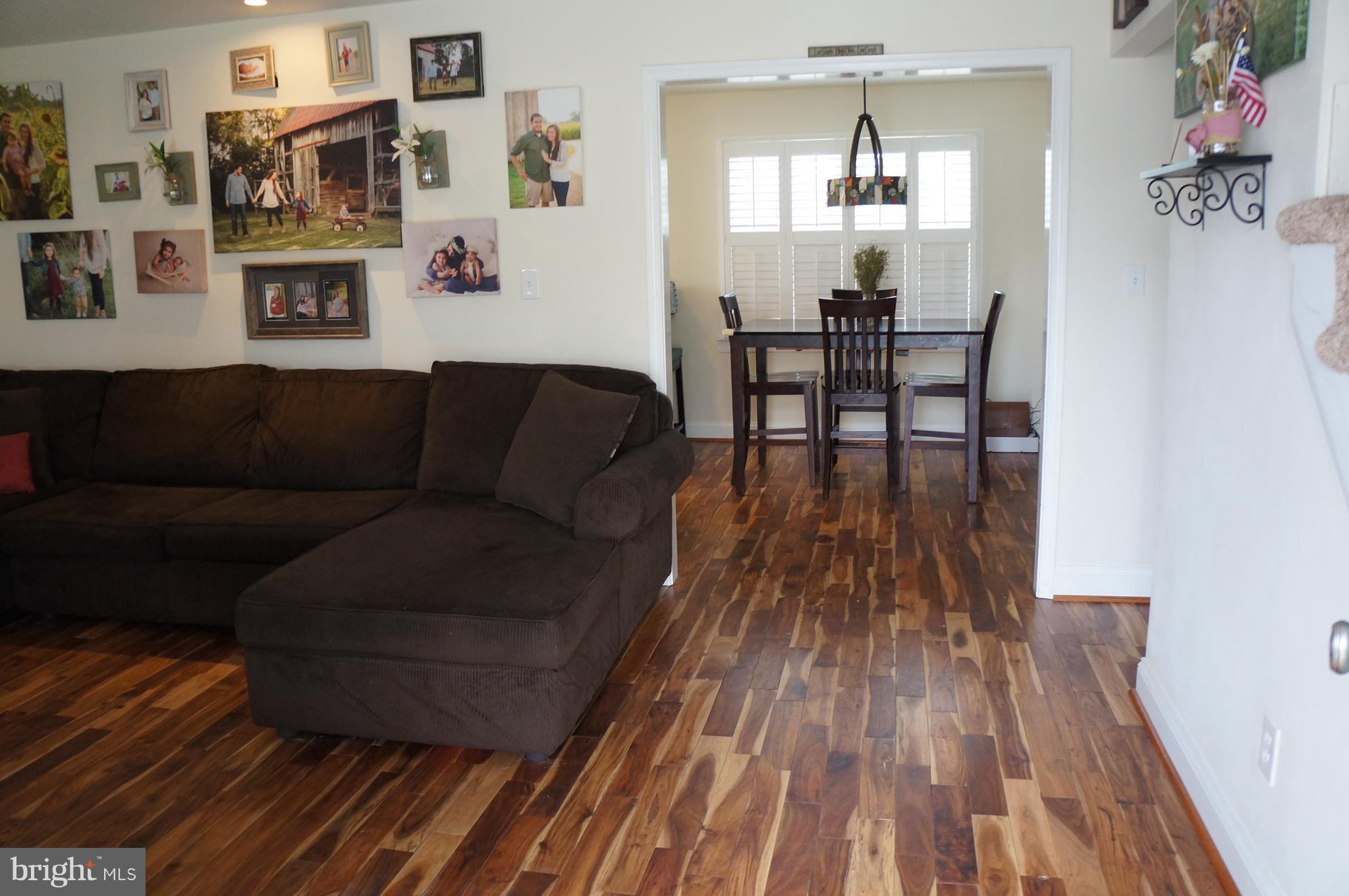 465 Broadwater Road Arnold, MD 21012 - Photo 2 of 27 Living Room