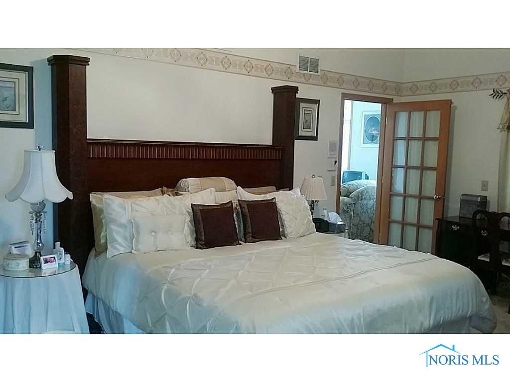 7360 Salisbury Road Maumee, OH 43537 - Photo 10 of 20 Master Bedroom.