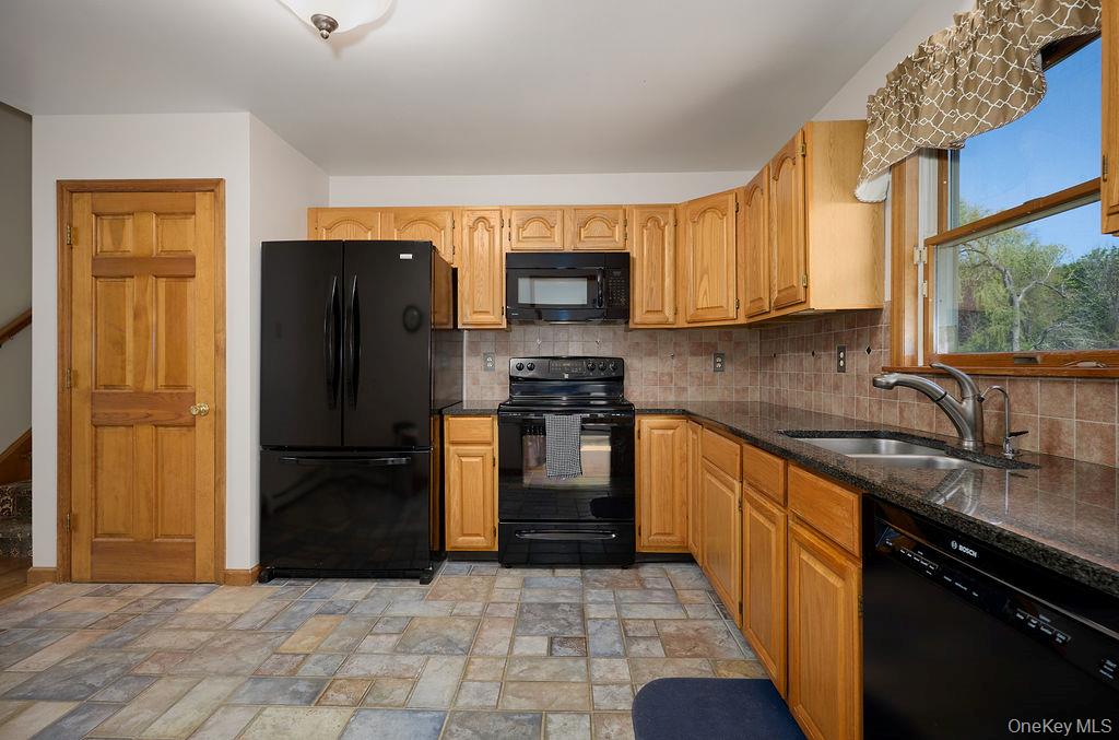 15 Red Hawk Hollow Road Wappingers Falls, NY 12590 - Photo 11 of 30