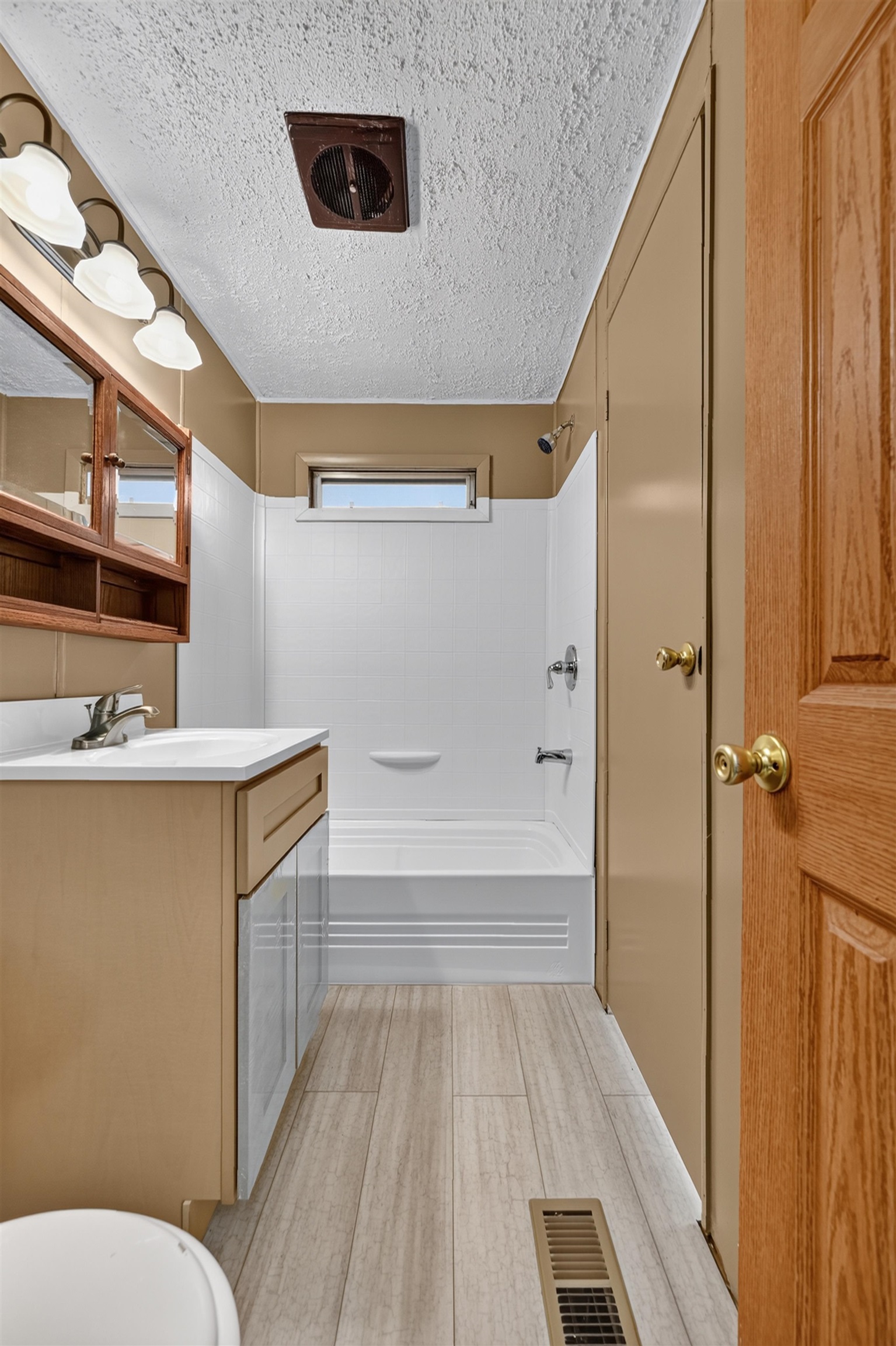 249 East Bradford Road Midland, MI 48640 - Photo 36 of 66