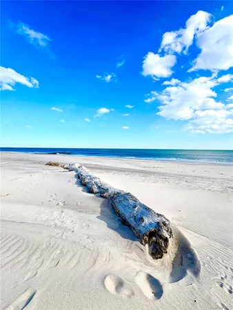 $25,000 | 253 Dune Road, Unit 49, Westhampton Beach, NY 11978