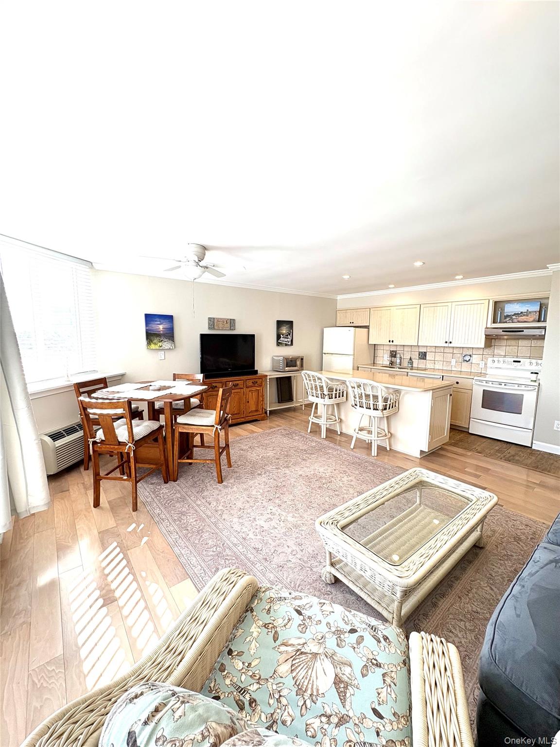 253 Dune Road, Unit 49 Westhampton Beach, NY 11978 - Photo 12 of 20 Open Living Area