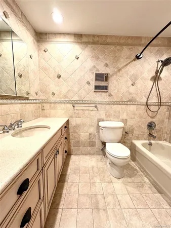 $25,000 | 253 Dune Road, Unit 49, Westhampton Beach, NY 11978