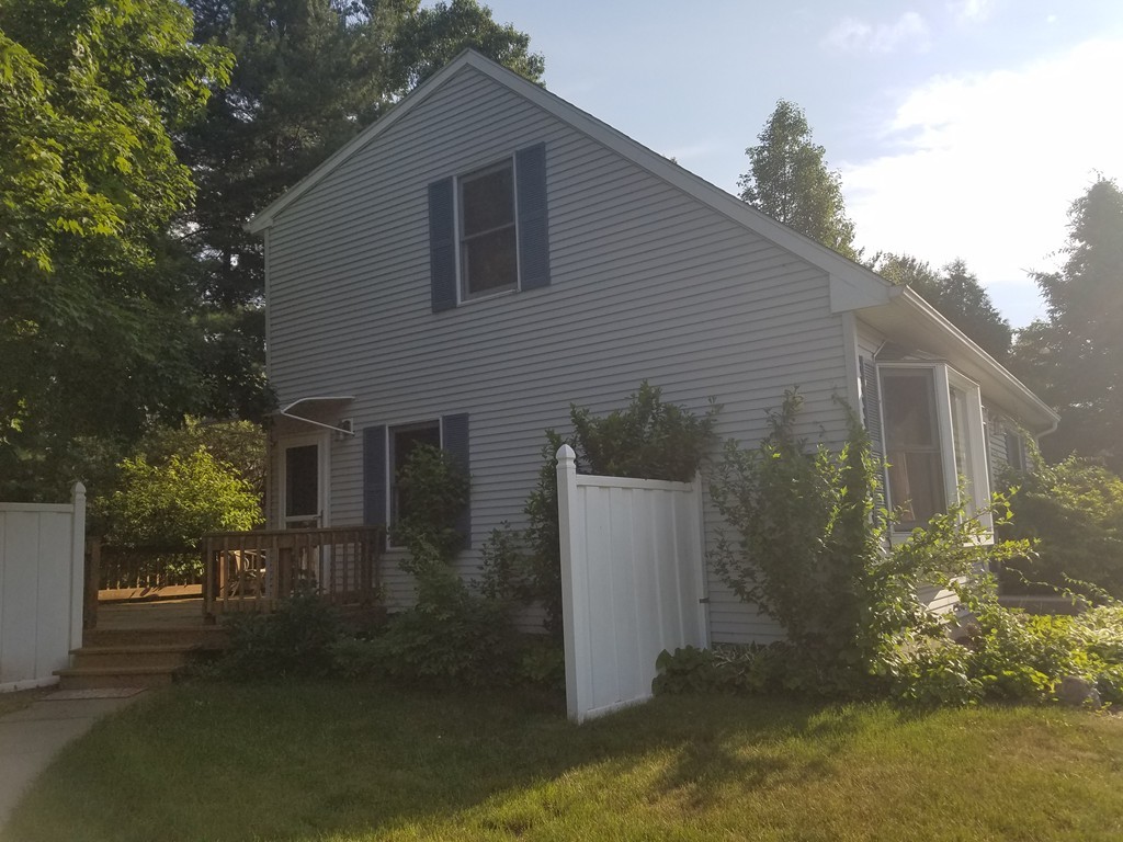 27 Marmon Street Springfield, MA 01129 - Photo 4 of 22 Gallery Image 4