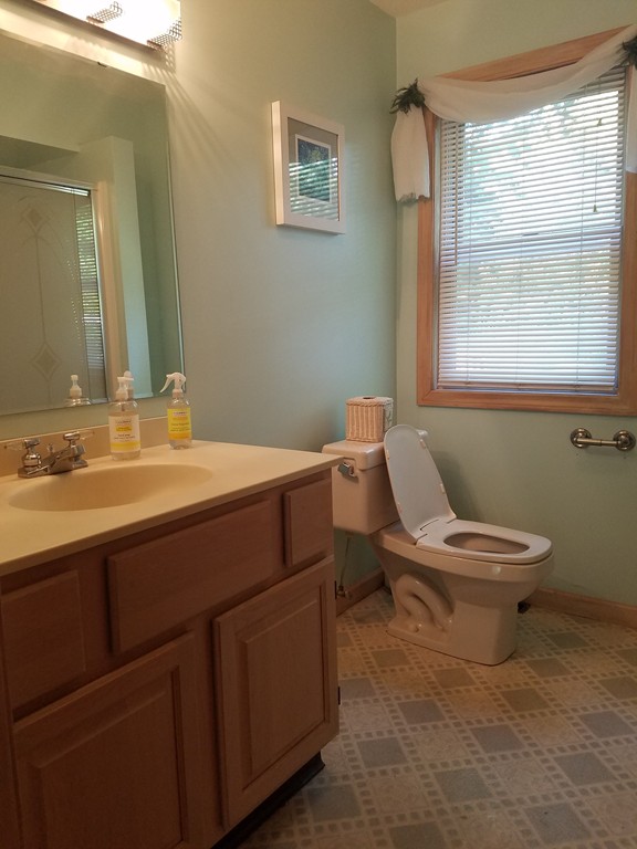 27 Marmon Street Springfield, MA 01129 - Photo 8 of 22 Gallery Image 8