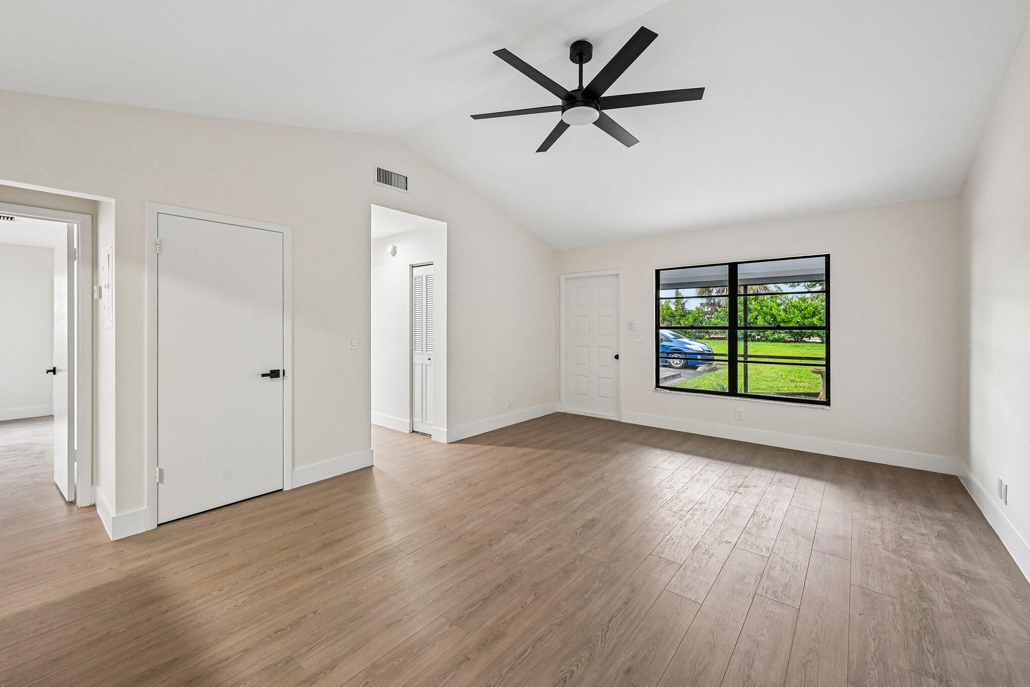 9095 Southeast Hobe Ridge Avenue Hobe Sound, FL 33455 - Photo 7 of 19 4-web-or-mls-SE Hobe Ridge Ave-S2905-004