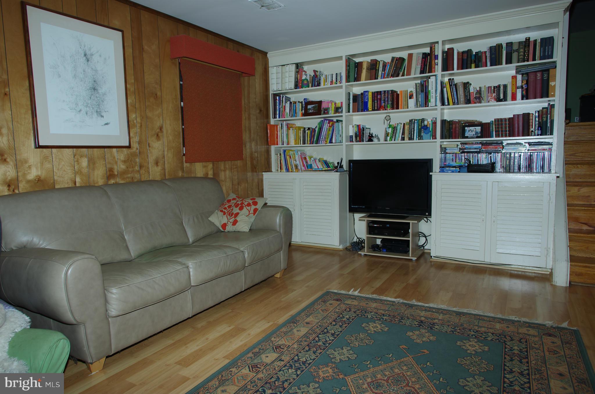 12710 Barbara Road Silver Spring, MD 20906 - Photo 5 of 14 Family Room