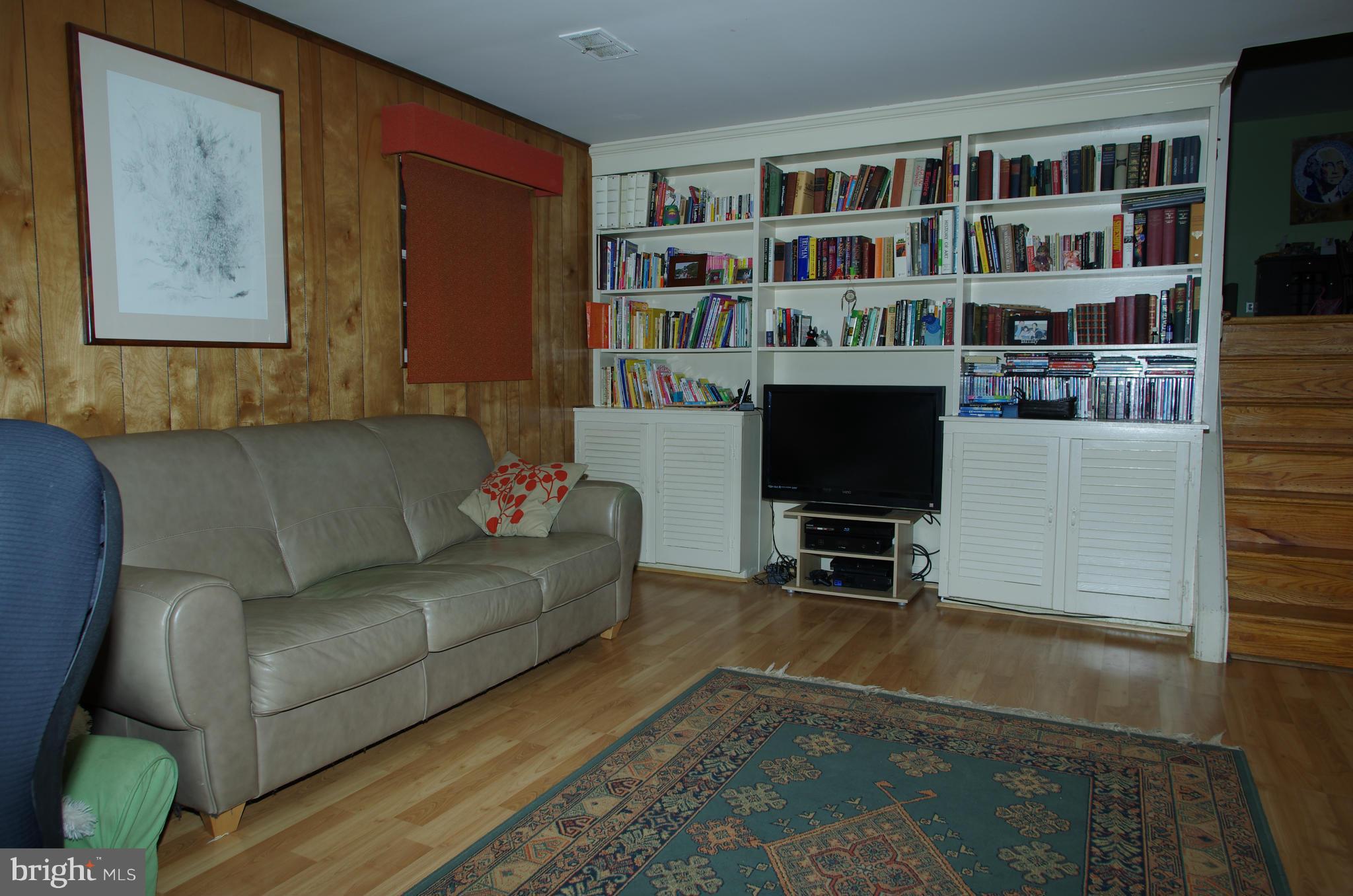 12710 Barbara Road Silver Spring, MD 20906 - Photo 6 of 14 Family Room
