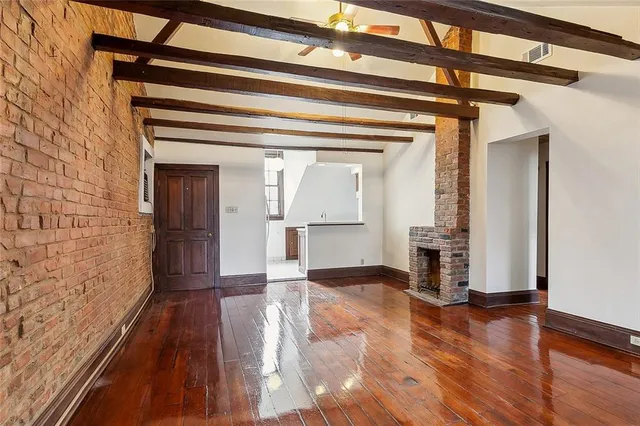 $1,600 | 622 Dauphine Street, Unit UPPR, New Orleans, LA 70112