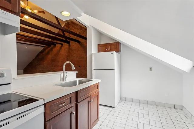 $1,600 | 622 Dauphine Street, Unit UPPR, New Orleans, LA 70112