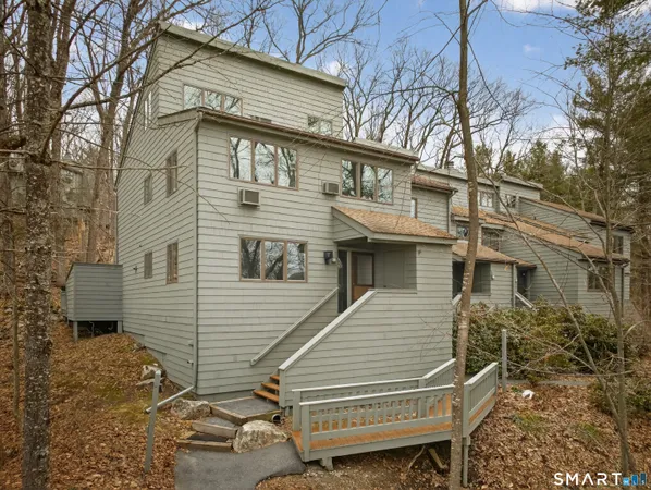 $284,900 | 390 Trailsend Drive, Unit 390, Torrington, CT 06790