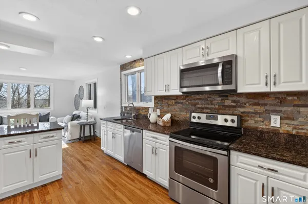 $284,900 | 390 Trailsend Drive, Unit 390, Torrington, CT 06790