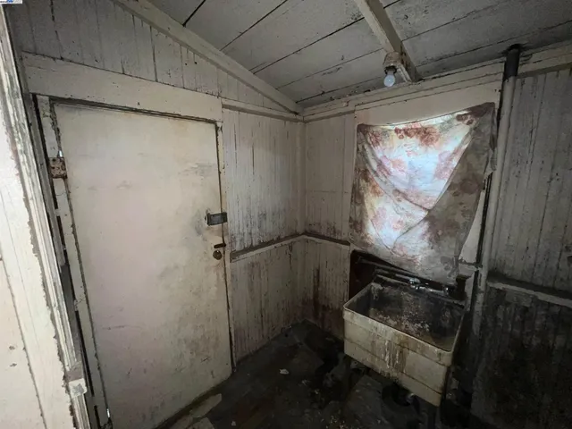 $550,000 | 2134 East 23rd Street, Oakland, CA 94606