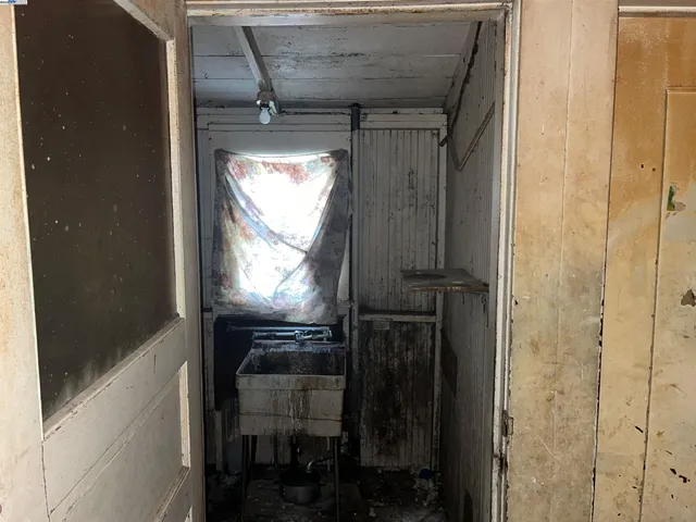 $550,000 | 2134 East 23rd Street, Oakland, CA 94606