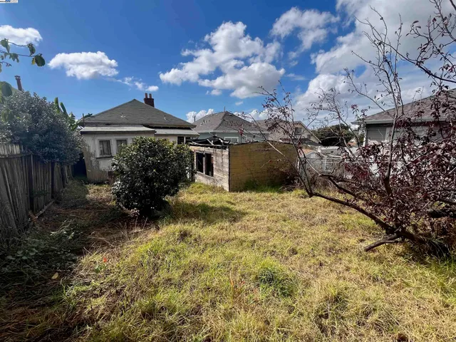 $550,000 | 2134 East 23rd Street, Oakland, CA 94606