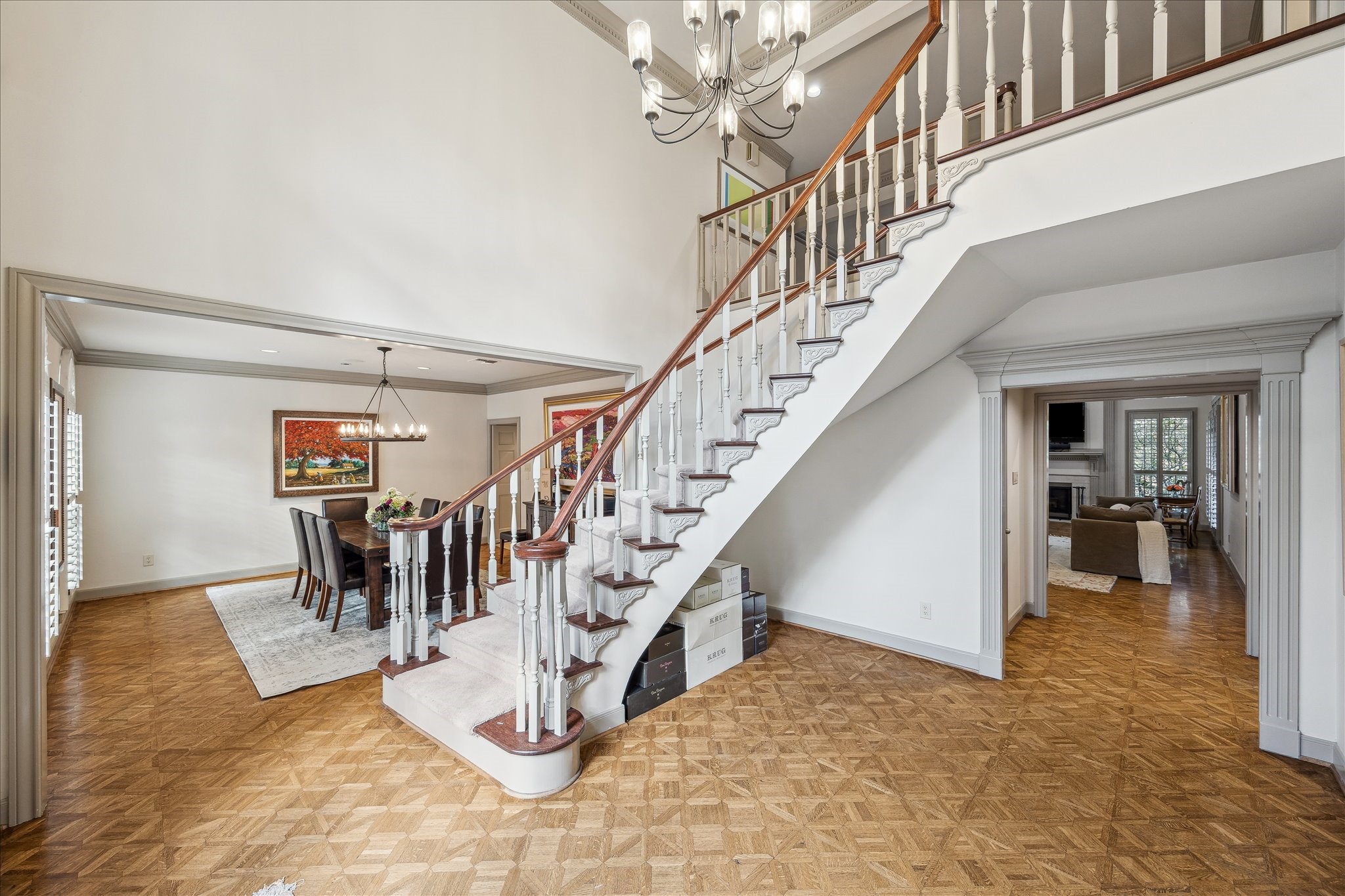 5 Lochtyne Circle Houston, TX 77024 - Photo 21 of 43 a view of entryway and hall