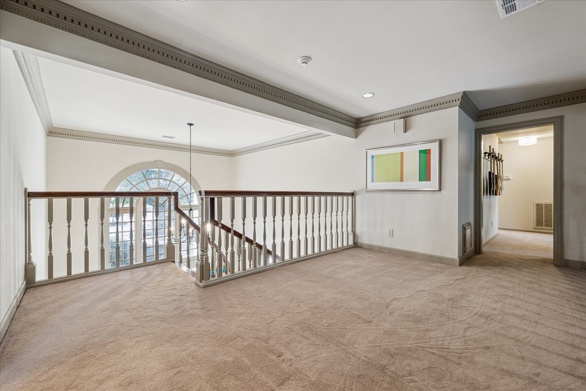 5 Lochtyne Circle Houston, TX 77024 - Photo 24 of 43 a view of a hallway